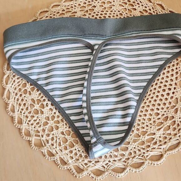 No boundaries 2 pack seamless thongs green - Picture 2 of 4